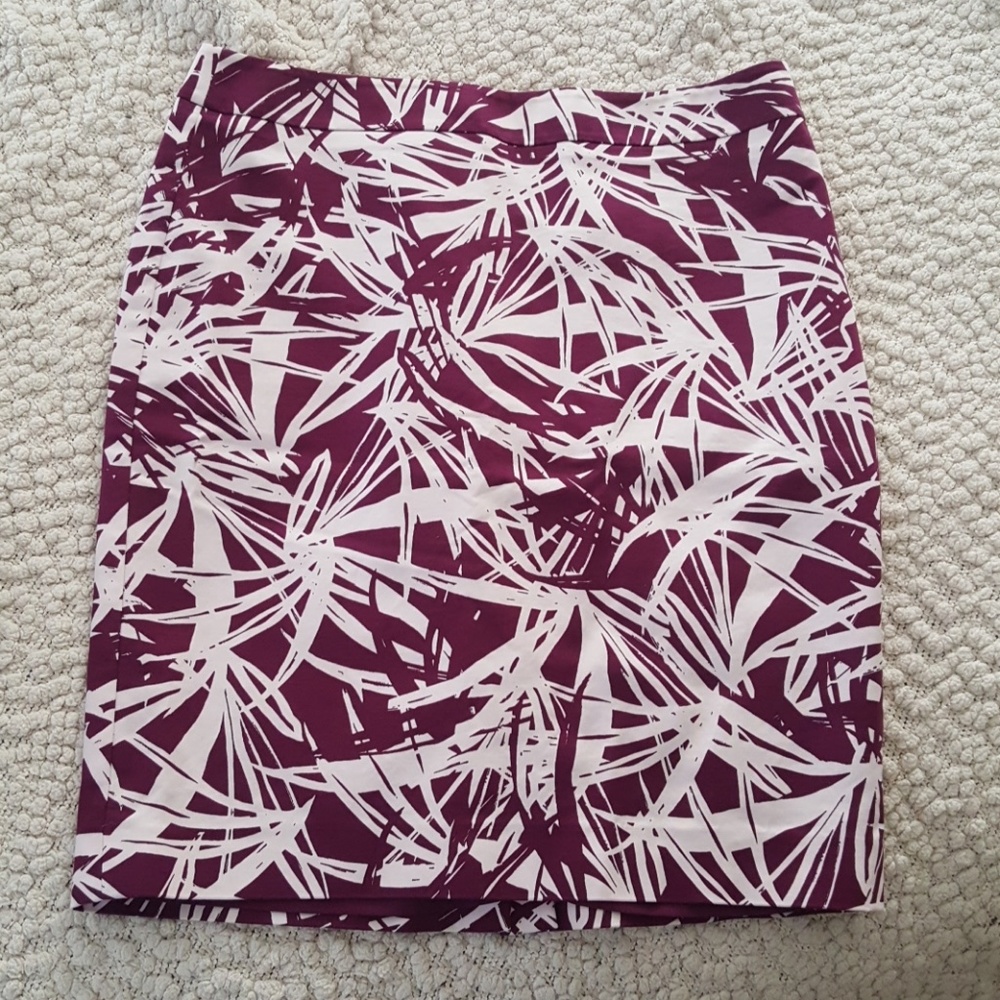 LOFT Palm Pencil Skirt